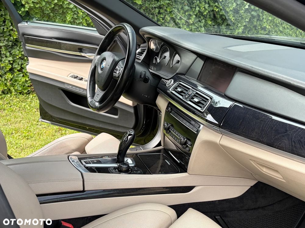 BMW Seria 7 740d xDrive - 8
