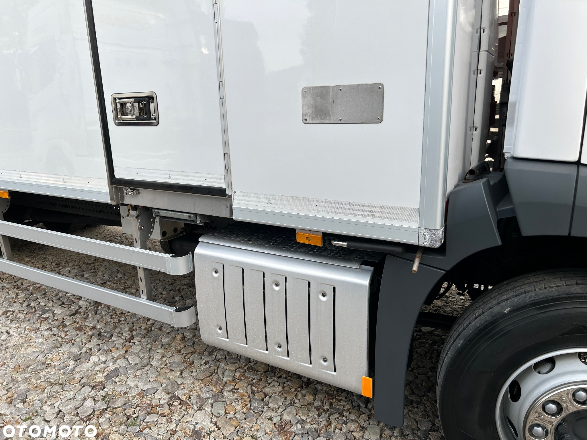 Mercedes-Benz Antos 1824 THERMO King DRZWI + winda + 2x drzwi boczne / 8.3m / z Holandii / KLIMA LEKKI / Axor man Tgm T1000-R - 12