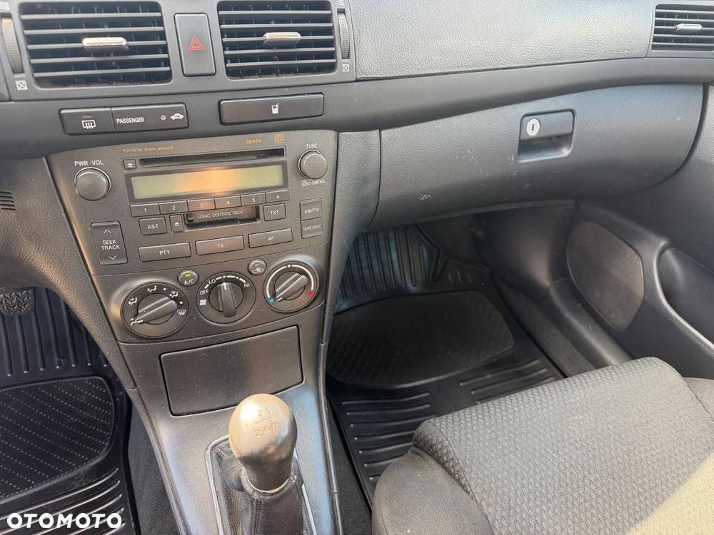 Toyota Avensis 1.6 VVT-i Luna - 13