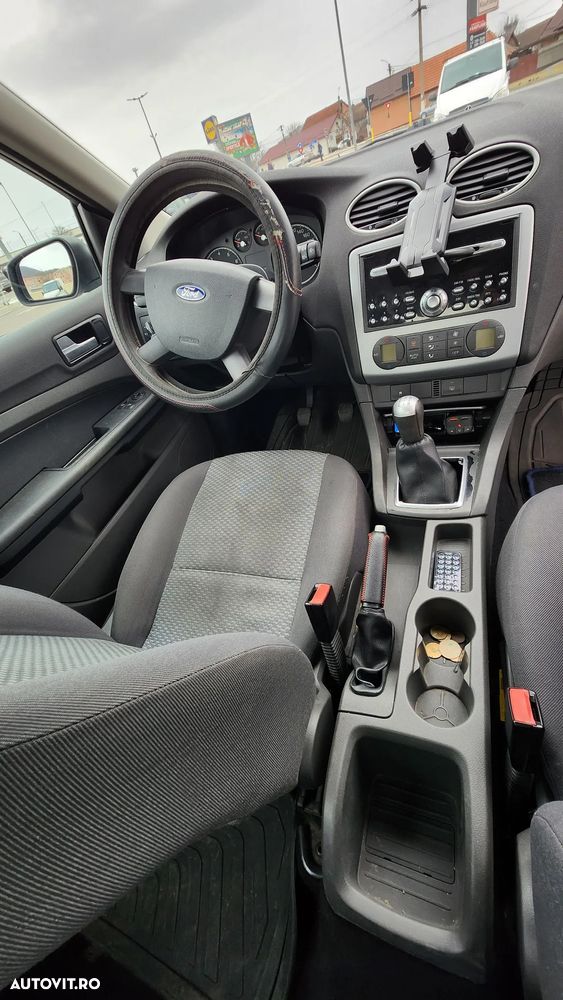 Ford Focus 1.6i Comfort - 16