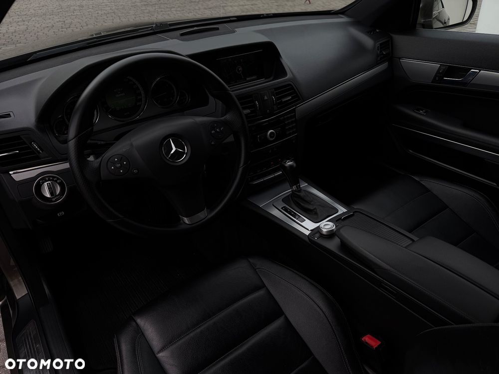 Mercedes-Benz Klasa E 250 CDI DPF BlueEFFICIENCY 7G-TRONIC Avantgarde - 25