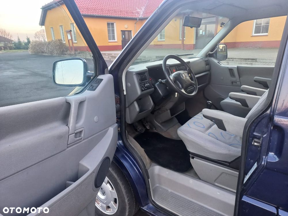 Volkswagen Multivan - 4