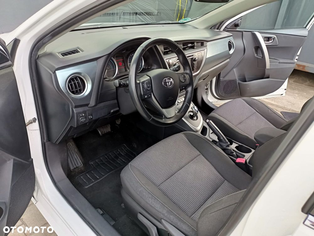 Toyota Auris - 5