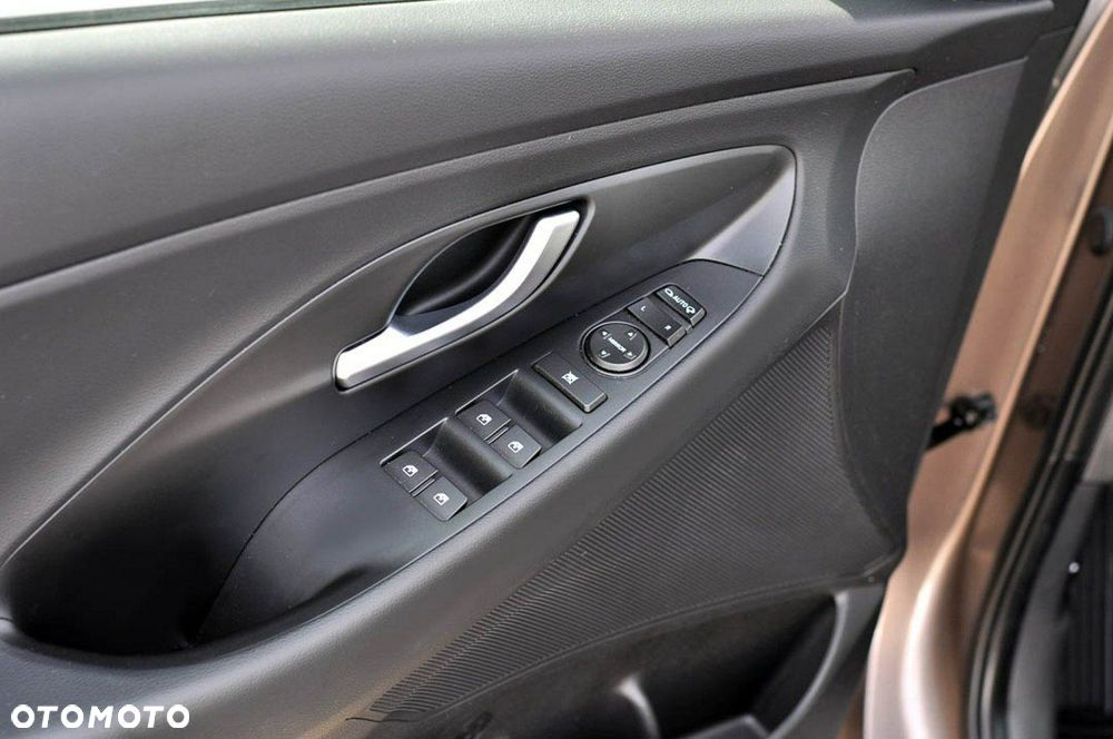 Hyundai i30 1.5 T-GDI 48V-Hybrid Advantage - 16