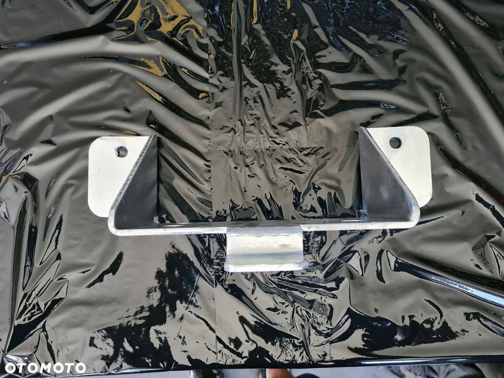 MOCOWANIE BOCZNE KOŁA ZAPASOWEGO IVECO DAILY - 4