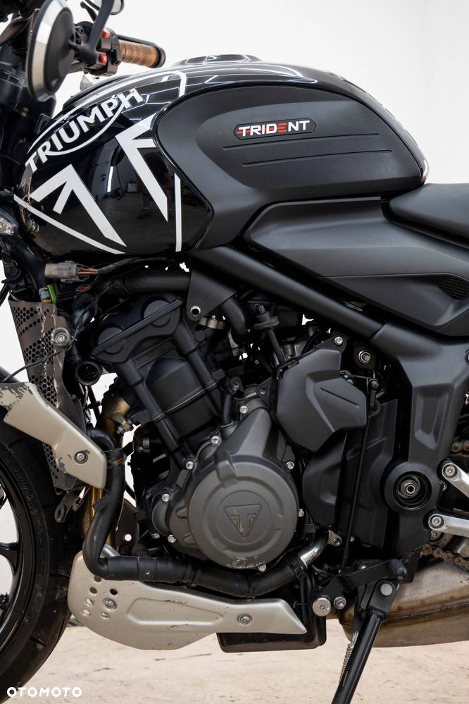 Triumph Trident - 13