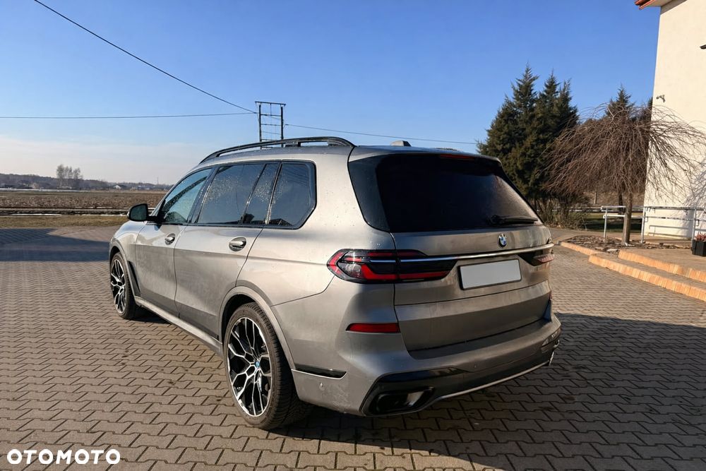 BMW X7 - 7