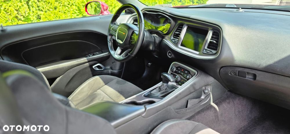 Dodge Challenger - 19