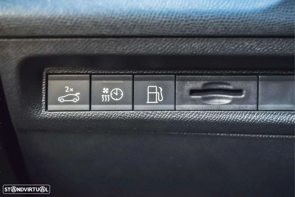 Peugeot 408 1.6 Hybrid GT e-EAT8 - 19