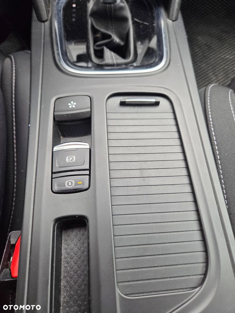 Renault Megane 1.6 E-TECH Plug-In Zen - 13