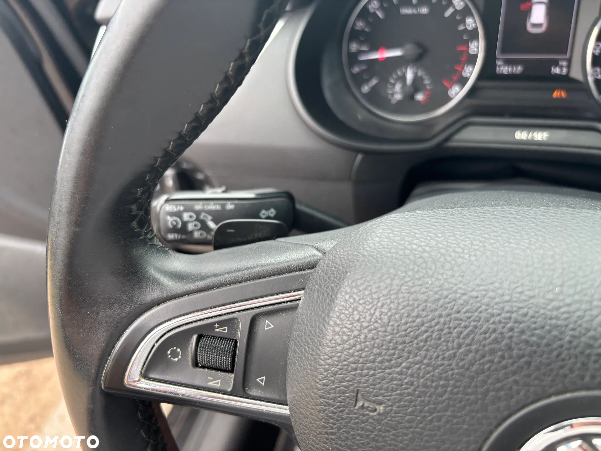Skoda Octavia Combi 2.0 TDI DSG L&K - 16