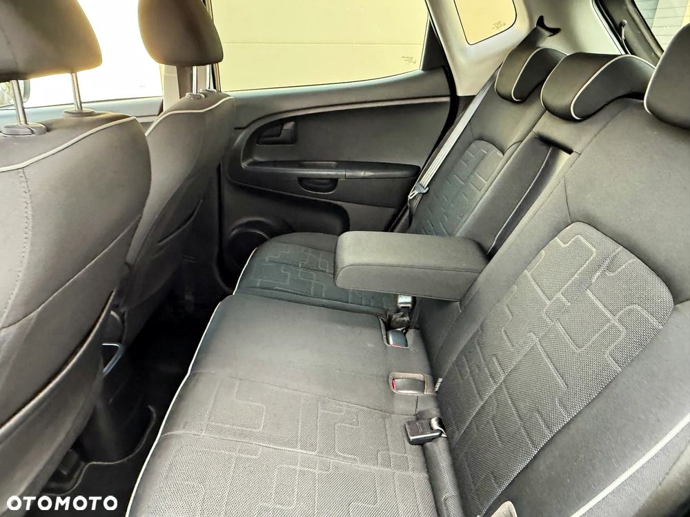 Kia Venga 1.4 CVVT ISG Dream Team Edition - 26