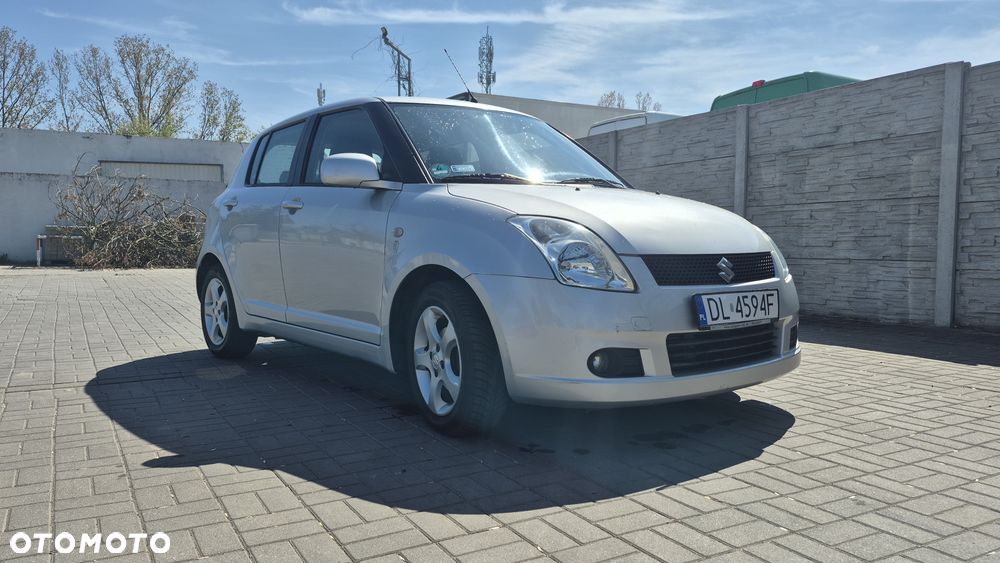 Suzuki Swift - 1