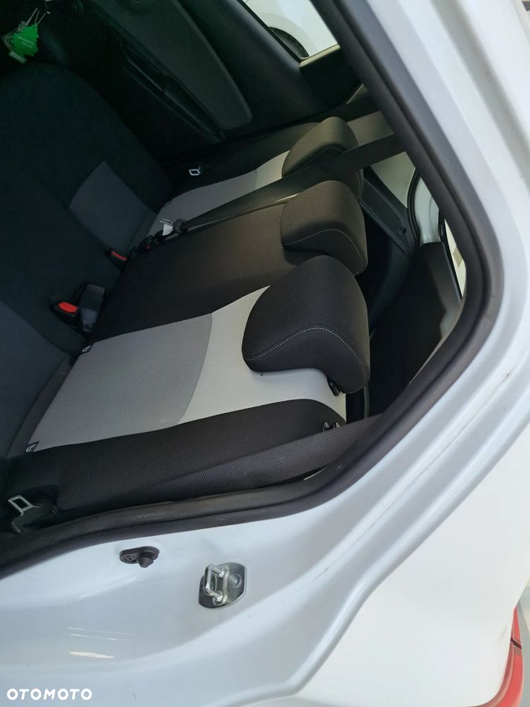 Toyota Yaris Hybrid 100 Premium - 5