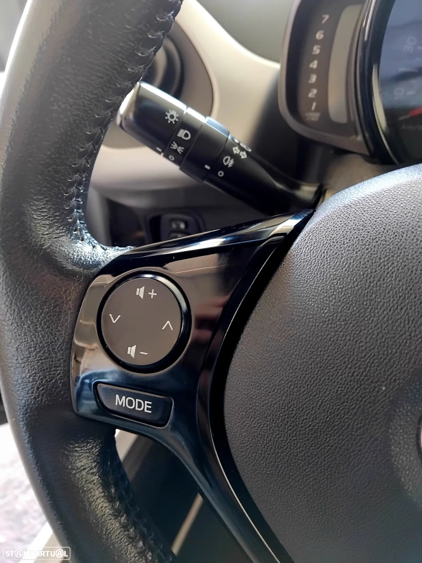 Toyota Aygo 1.0 X-Play - 6