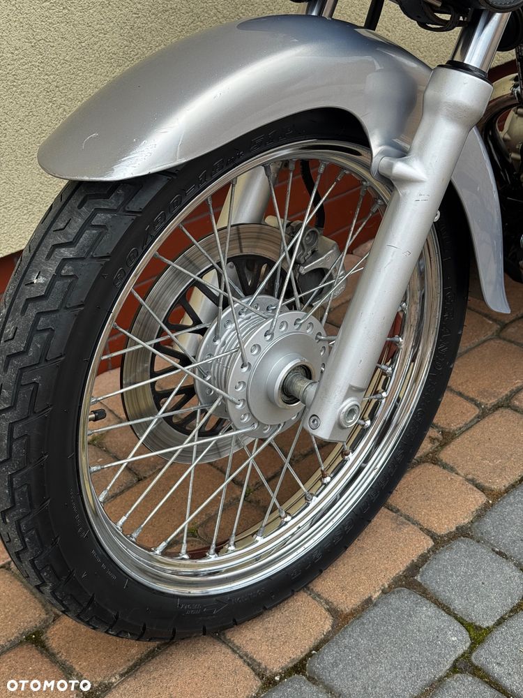 Suzuki Inny - 28