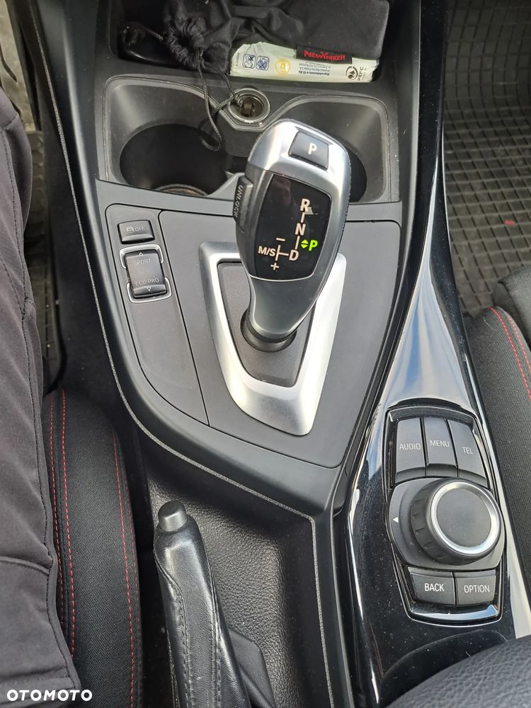 BMW Seria 1 118i Sport Line - 9