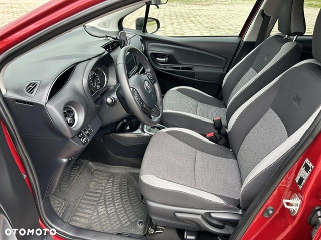 Toyota Yaris Hybrid 100 Life - 17