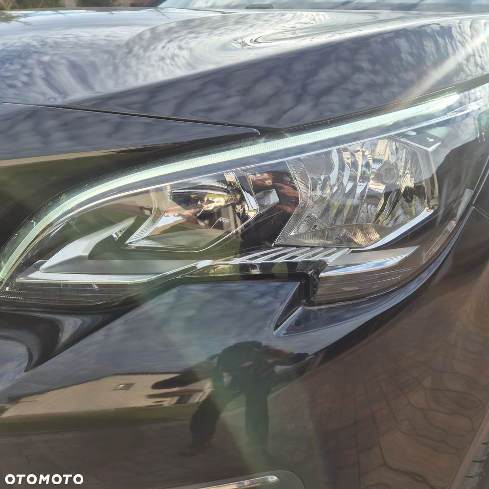 Peugeot 3008 PureTech 130 Stop & Start GPF Allure - 8