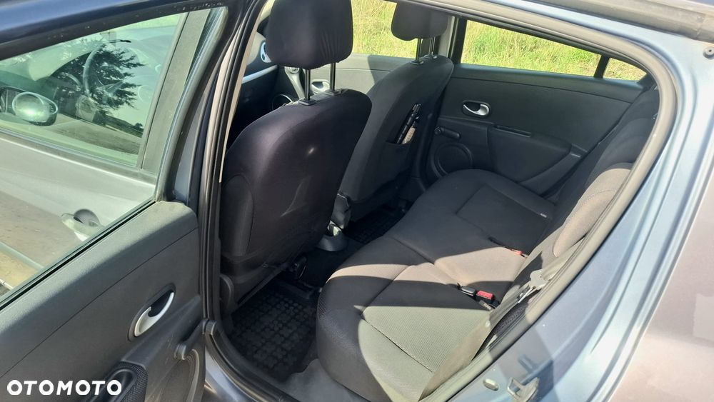 Renault Clio - 10