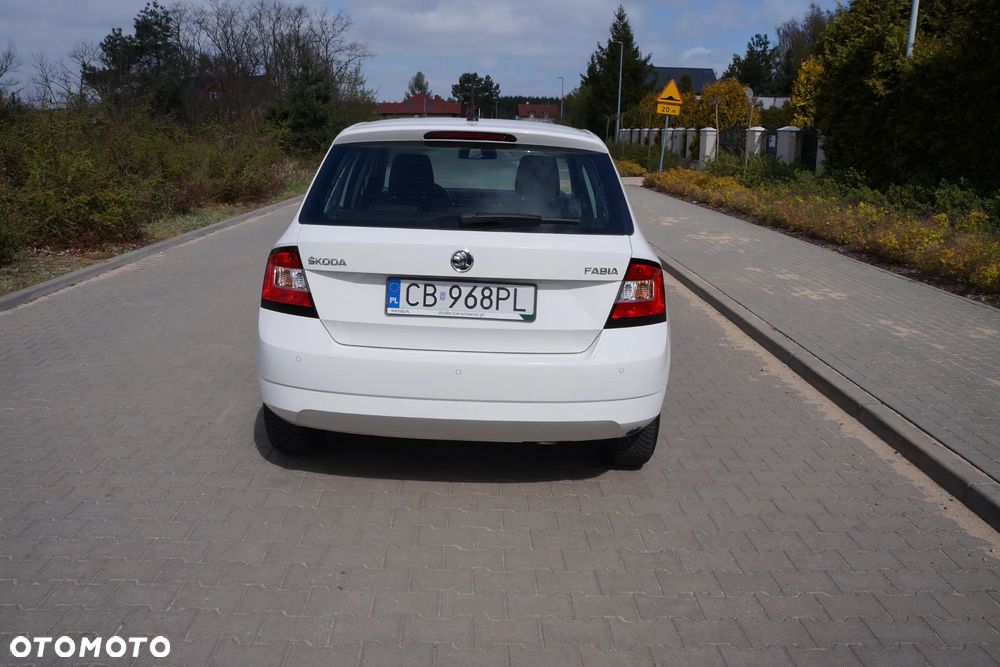 Skoda Fabia 1.0 Style Color - 16