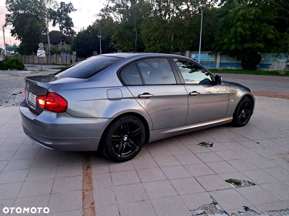 BMW Seria 3 320i - 8