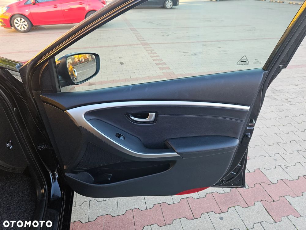 Hyundai i30 blue 1.6 GDI YES Gold - 34