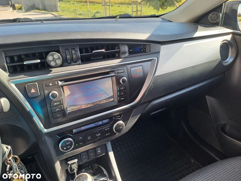 Toyota Auris 1.6 Premium Comfort - 7