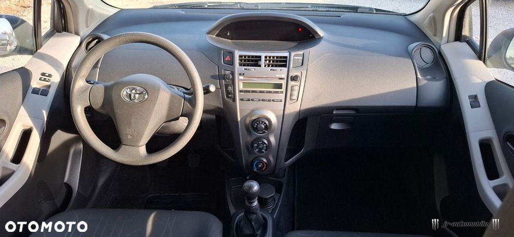 Toyota Yaris - 6