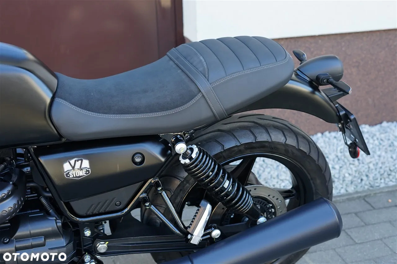 Moto Guzzi V7 - 23