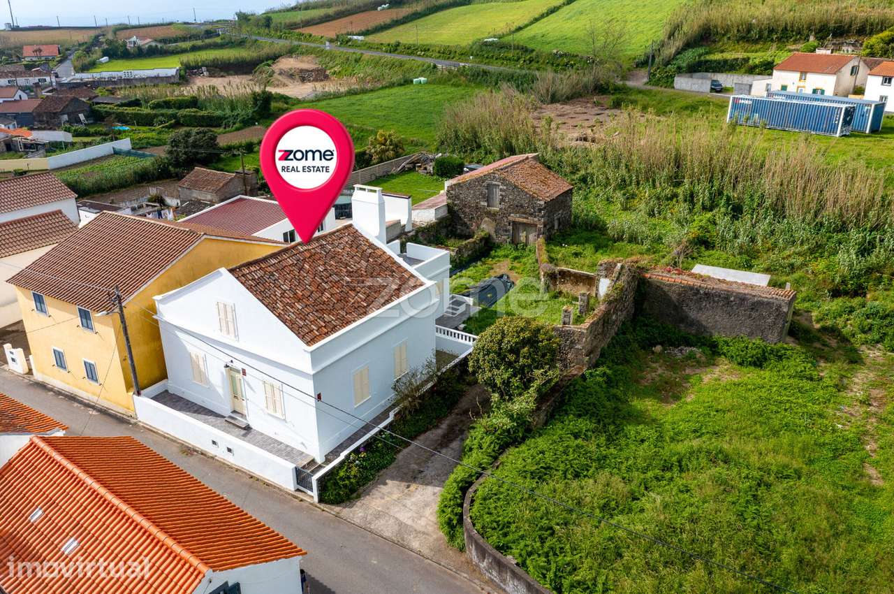 Moradia T4 renovada com vista serra, quintal e entrada lateral - Grande imagem: 3/50