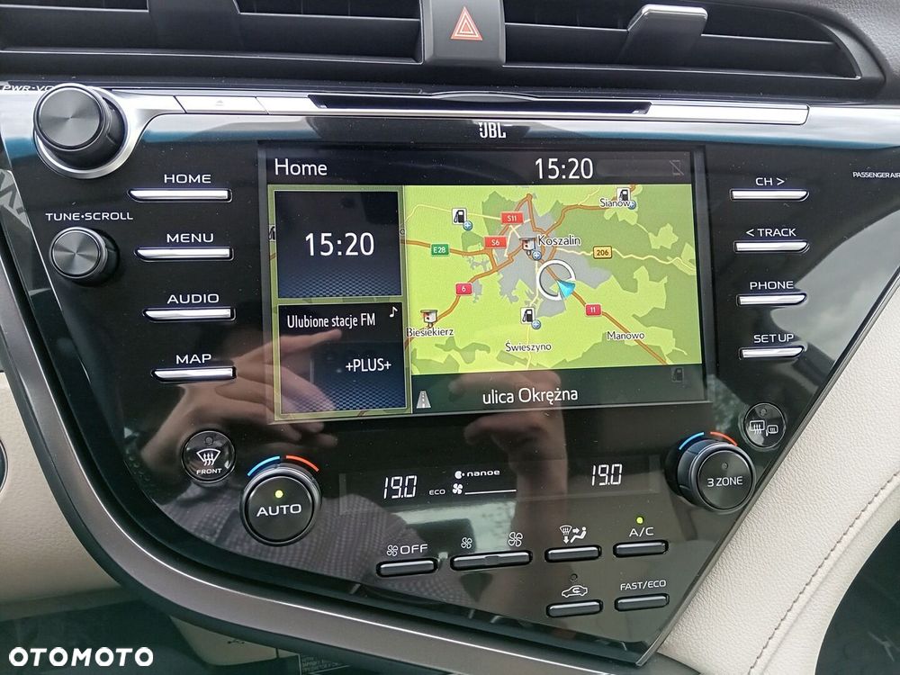 Toyota Camry 2.5 Hybrid Executive CVT - 14