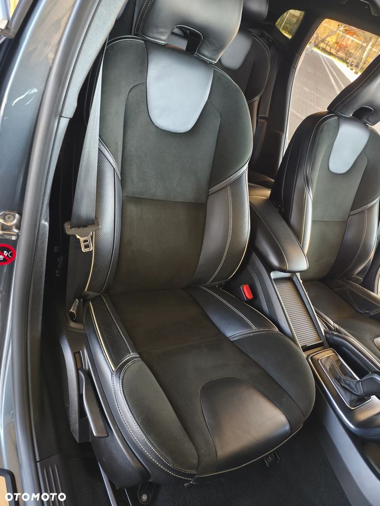 Volvo V40 D3 Geartronic Summum - 22