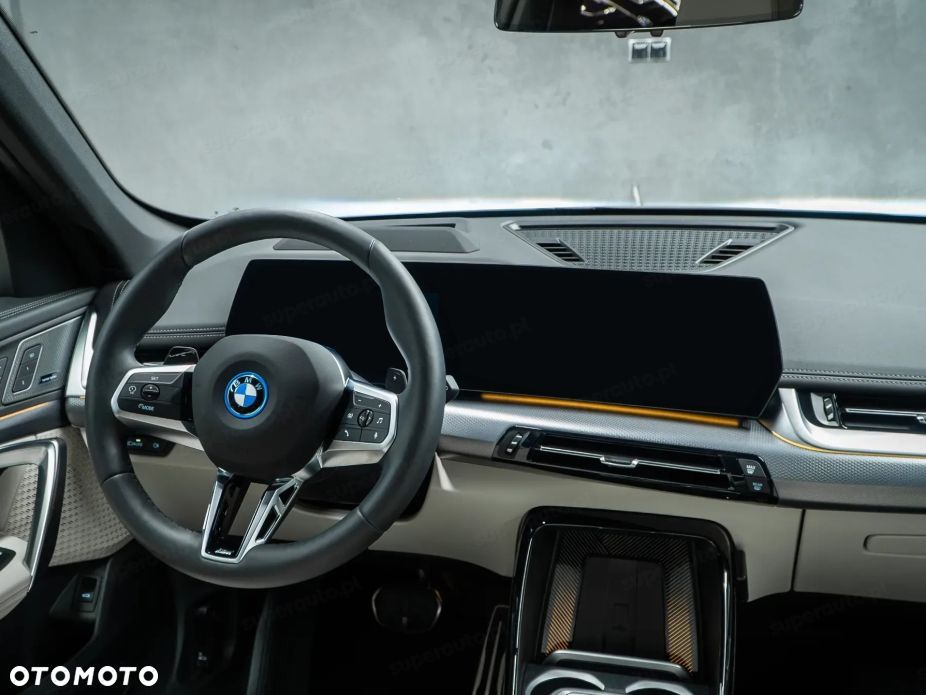 BMW X1 - 10