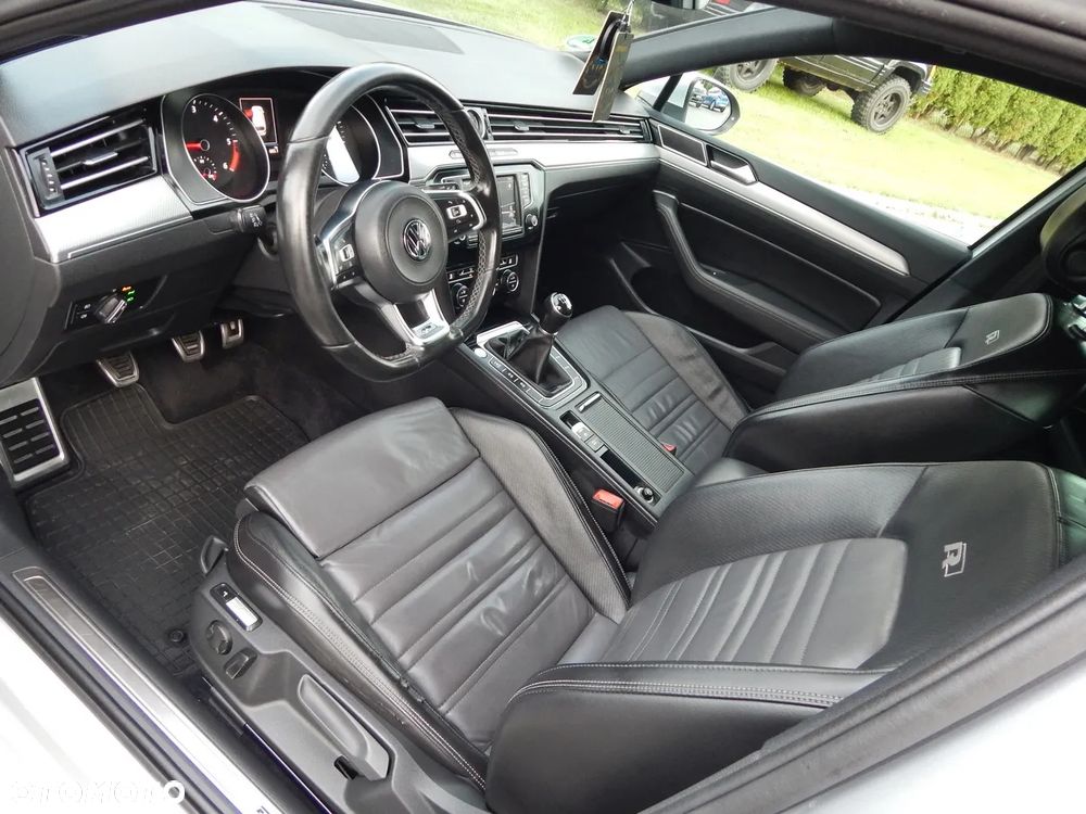 Volkswagen Passat 2.0 TDI SCR (BlueMotion Technology) Highline - 9