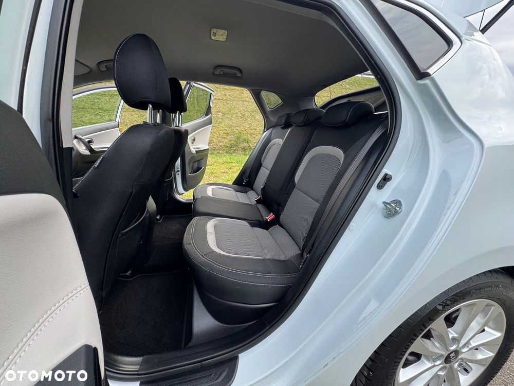 Kia Ceed 1.6 GDI Platinum Edition - 30