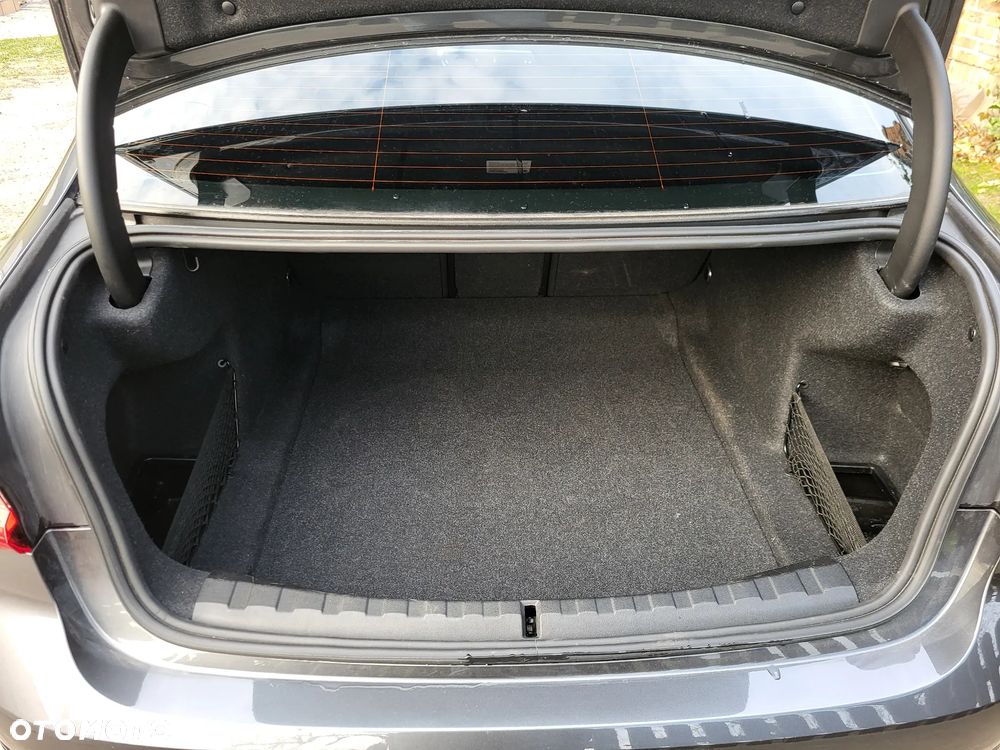 BMW Seria 3 330i Sport Line - 7