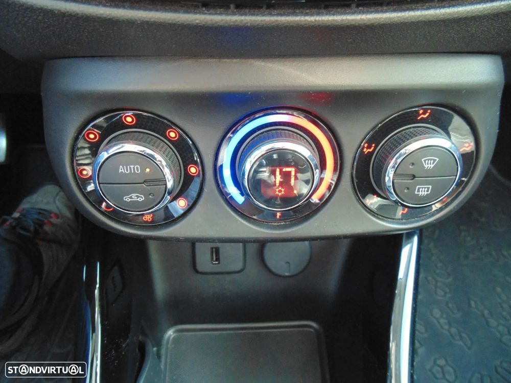 Opel Adam 1.2 Glam - 29