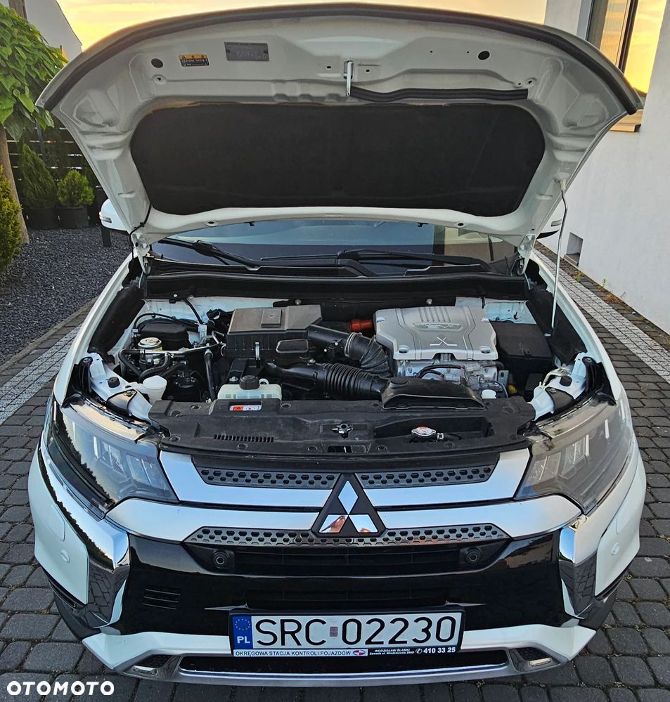 Mitsubishi Outlander - 22