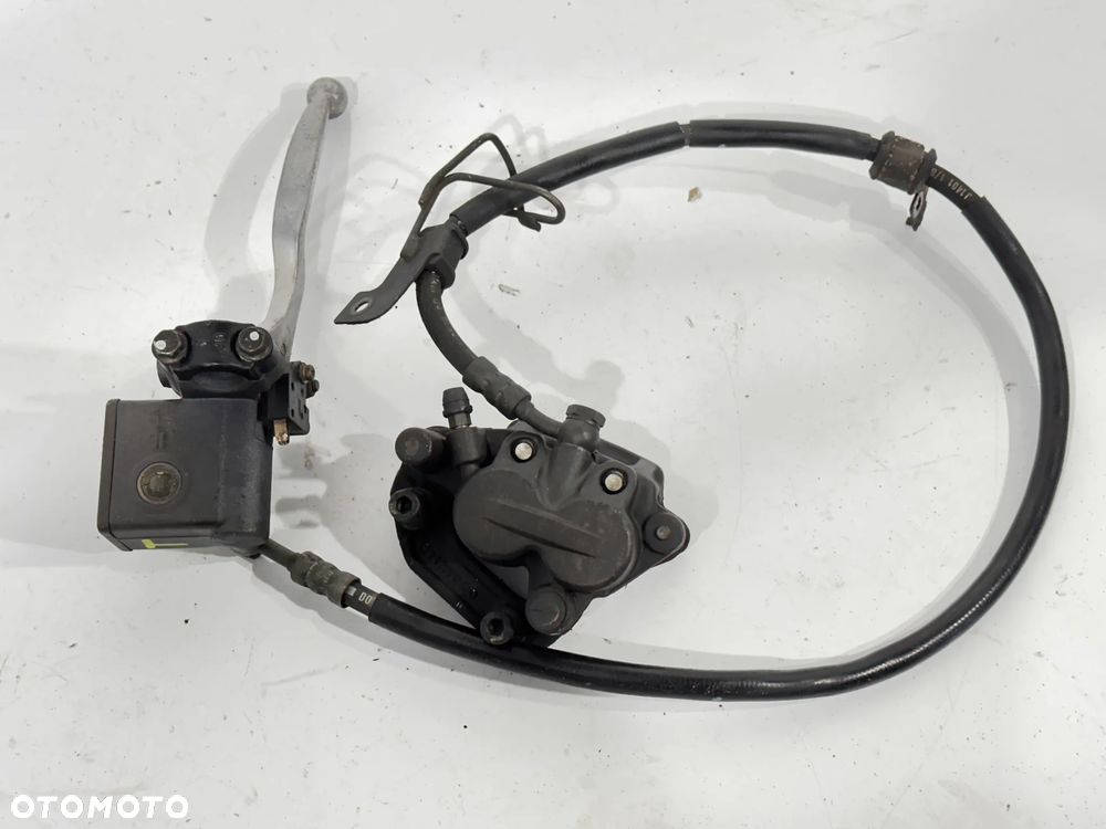 Zacisk pompa przód Suzuki Burgman 125 K5 K6 00-06r. - 1