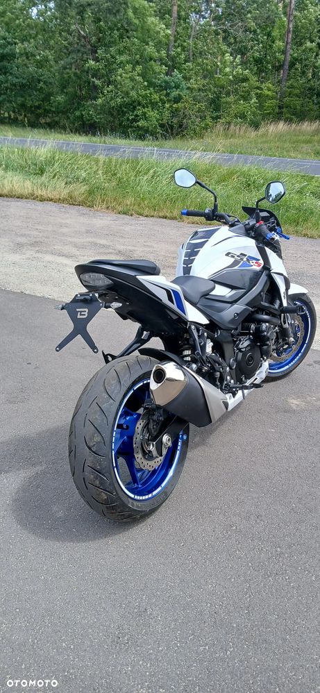 Suzuki GSX - 4