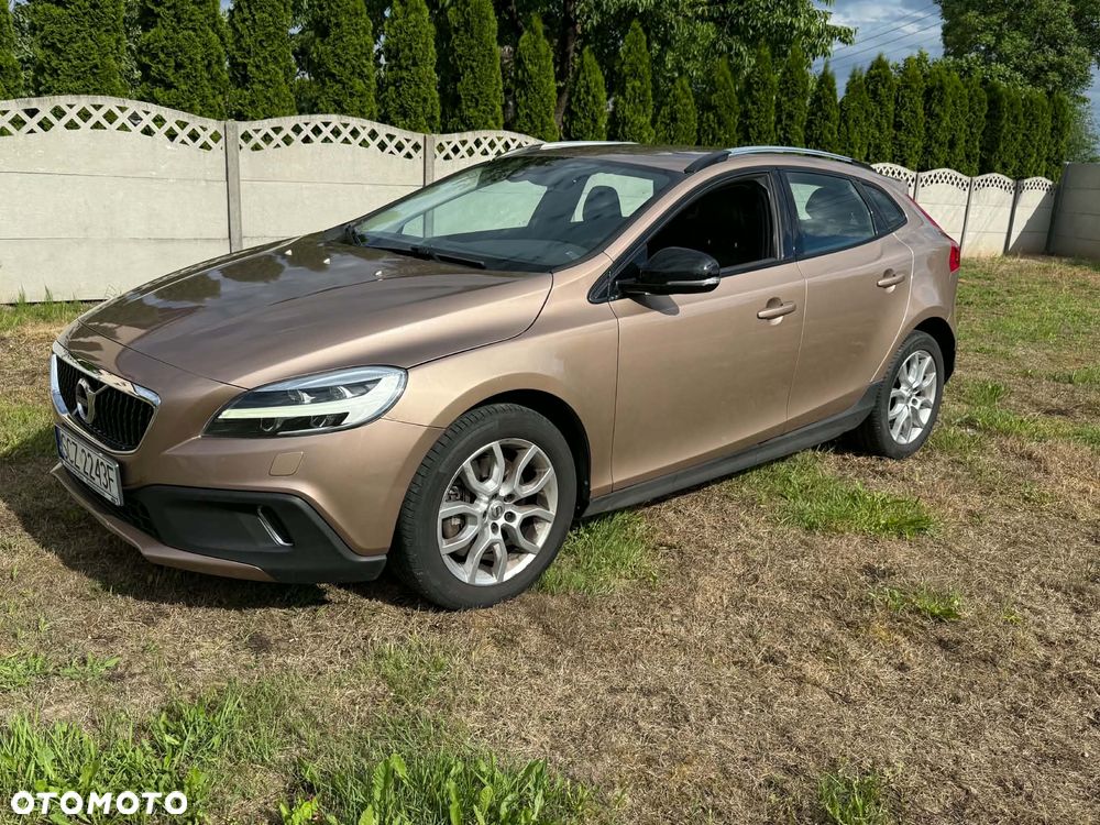 Volvo V40 Cross Country D3 Momentum - 1