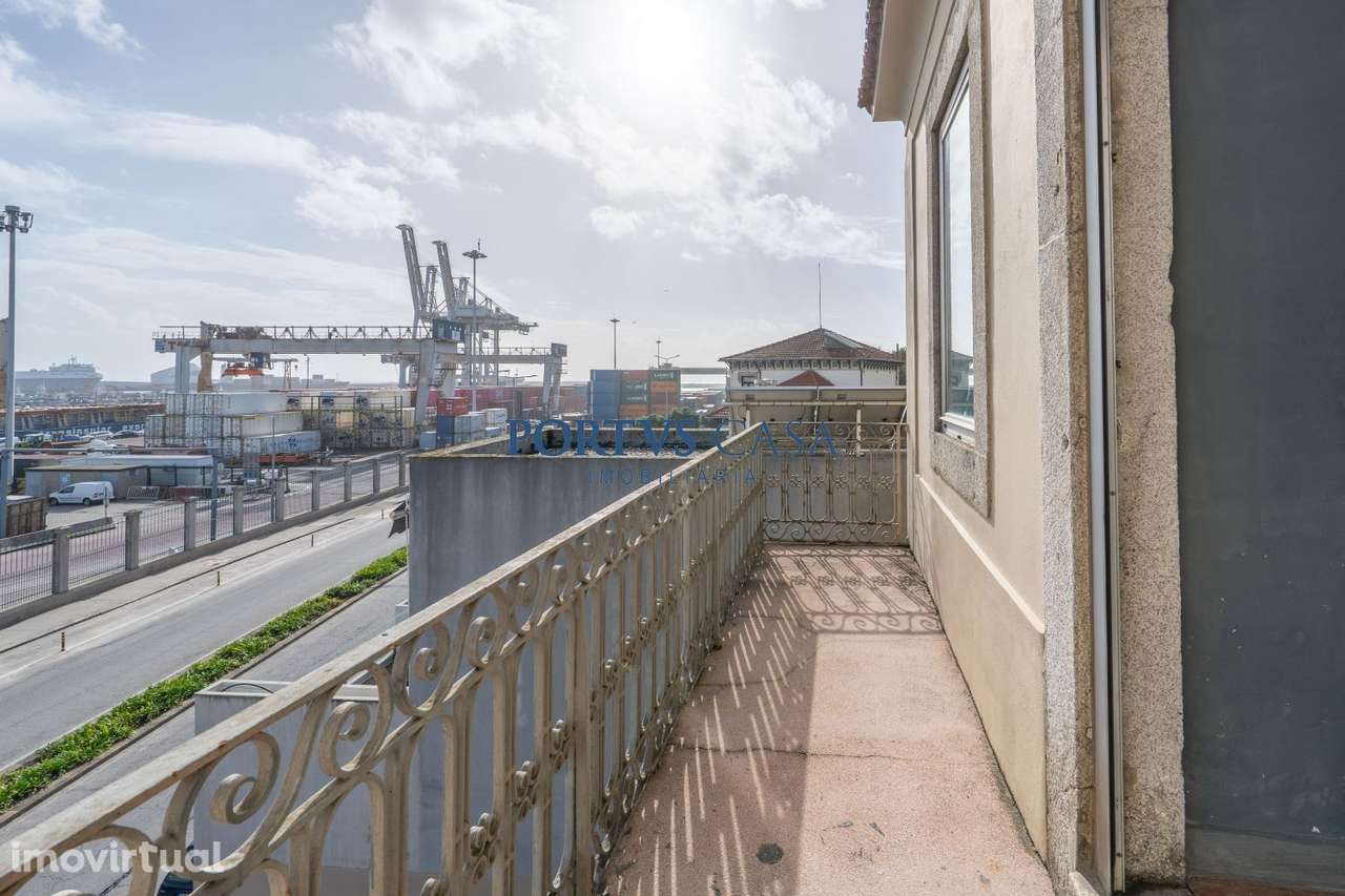 Moradia de 3 pisos em Leça da Palmeira - Grande imagem: 4/27