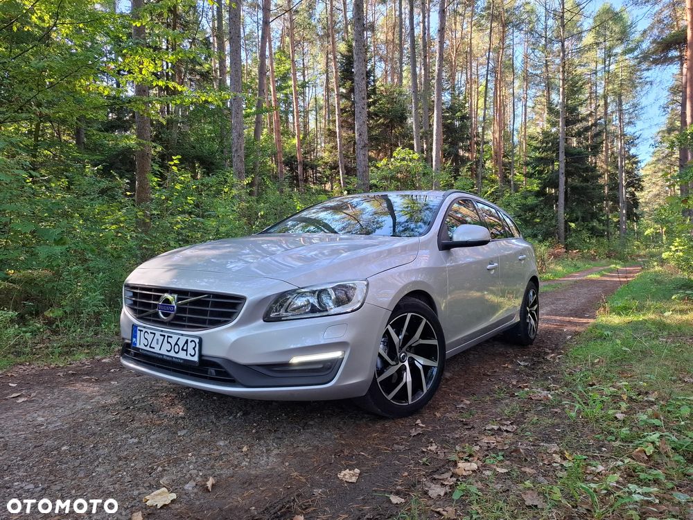Volvo V60 D4 Drive-E Dynamic Edition (Kinetic) - 2