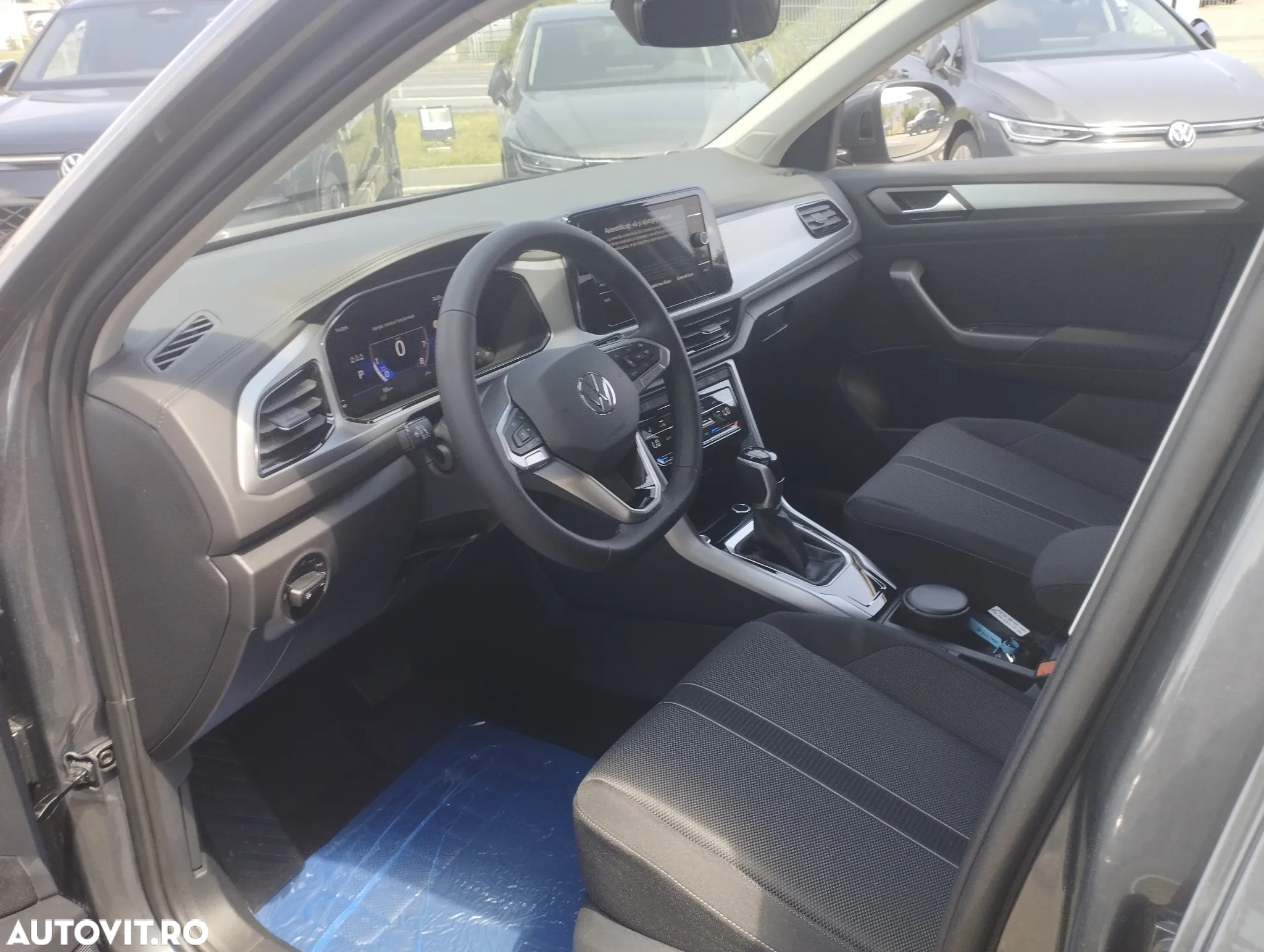 Volkswagen T-ROC 1.5 TSI DSG Life - 10