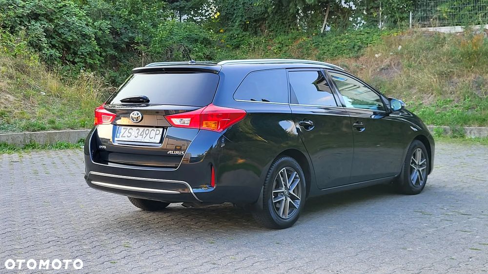 Toyota Auris 1.6 Premium - 4