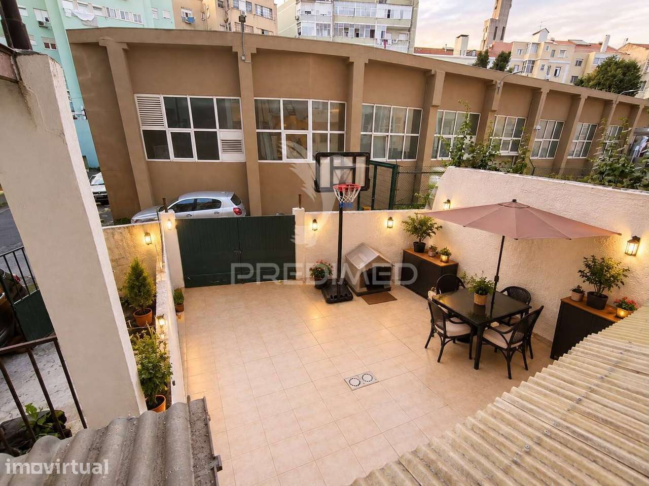 Apartamento com 7 divisões, com Logradouro no Coração de Lisboa — U... - Grande imagem: 2/15
