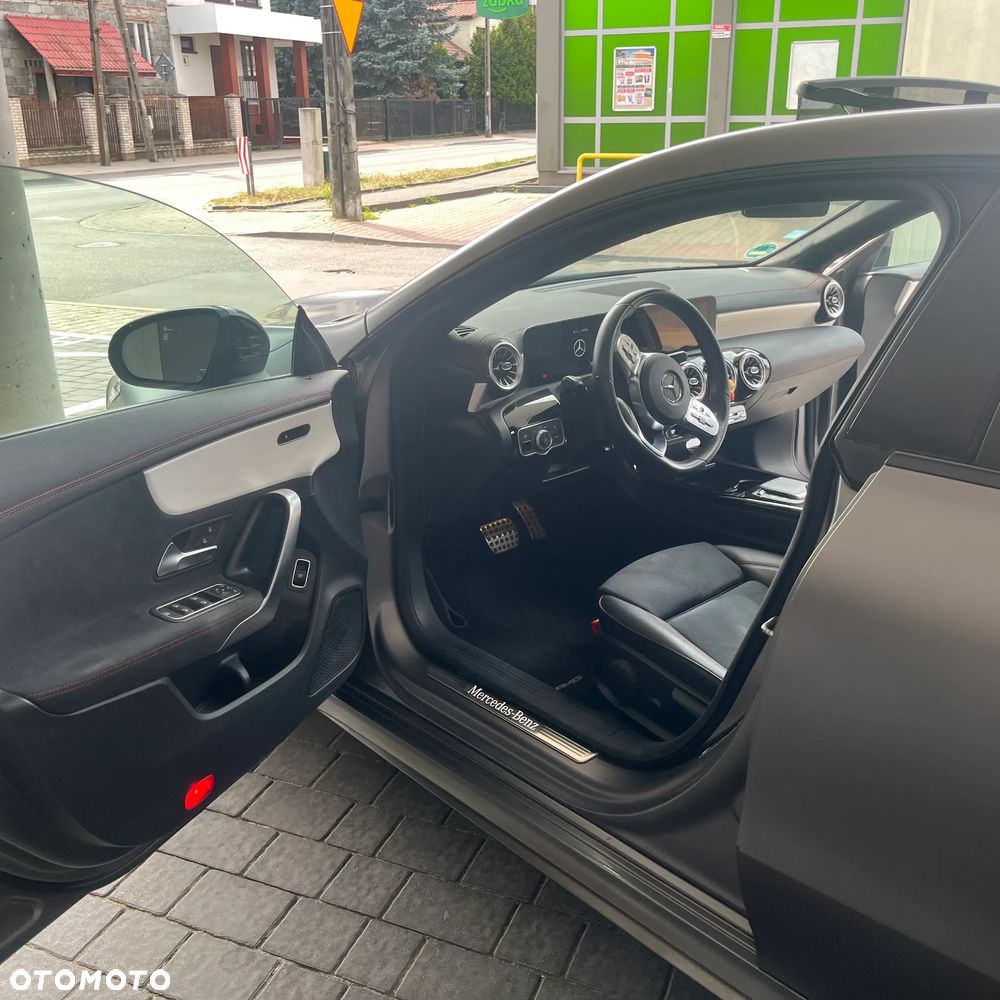 Mercedes-Benz CLA 250 4-Matic AMG Line 7G-DCT - 12
