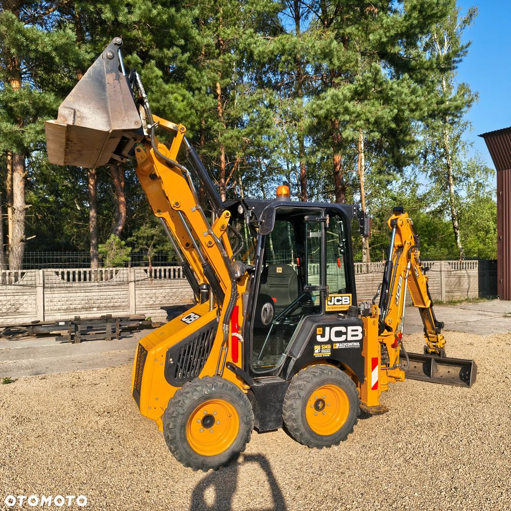 JCB 3CX - SALON PL - 900 mth - 23