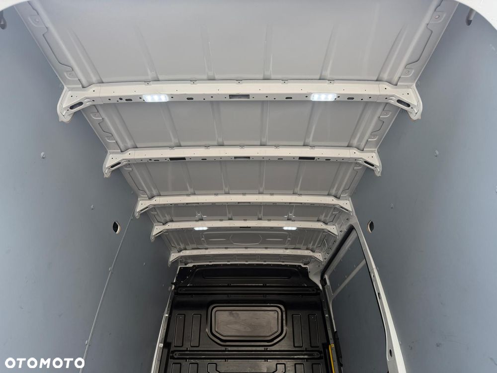 Volkswagen CRAFTER / L3H3 / 140 KM / KAMERA / NAJBOGATSZA WERSJA / FV23% / - 16